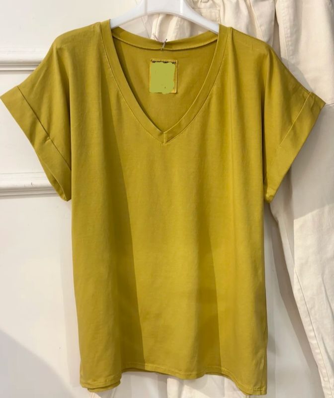 T-shirt col V , vert anis