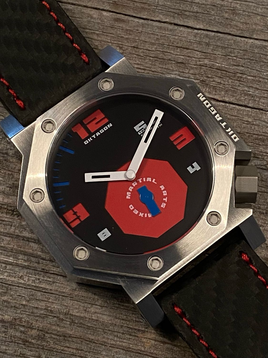 Super Size - Oktagon Leder Armband in Carbon