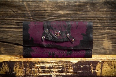 Фиолетовый кошелёк из сыромятной кожи