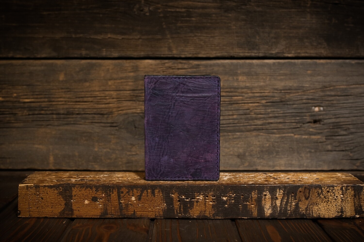 Фиолетовая обложка на паспорт из натуральной кожи