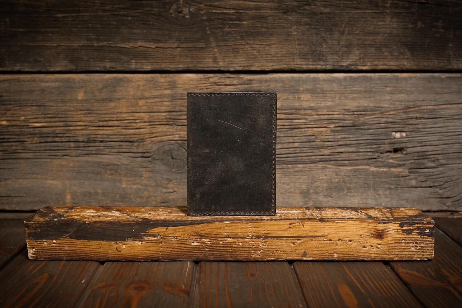Темно коричневая обложка на паспорт + гравировка "ГИА" рукописный 