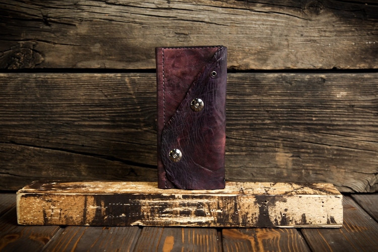 Женский фиолетовый кошелёк из сыромятной кожи