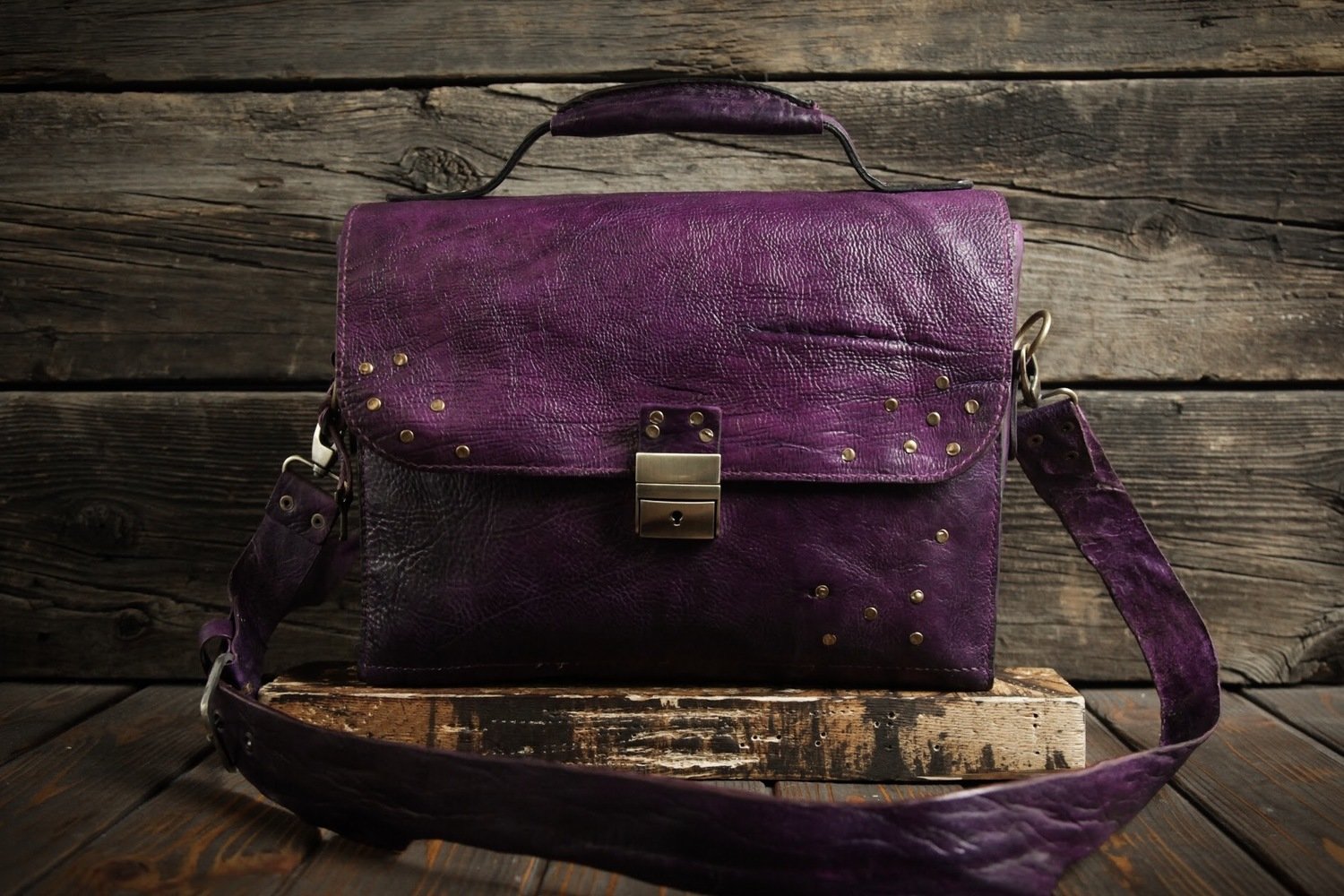 Фиолетовый портфель из сыромятной кожи