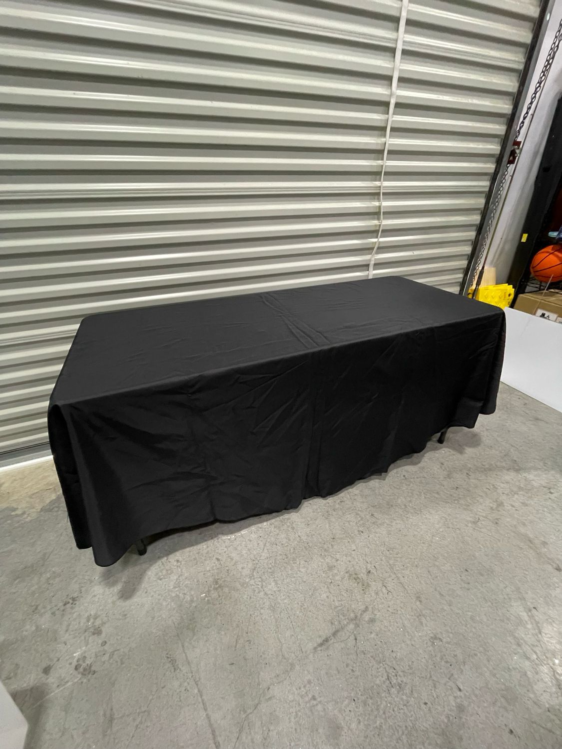 Round Black Tablecloth 132”