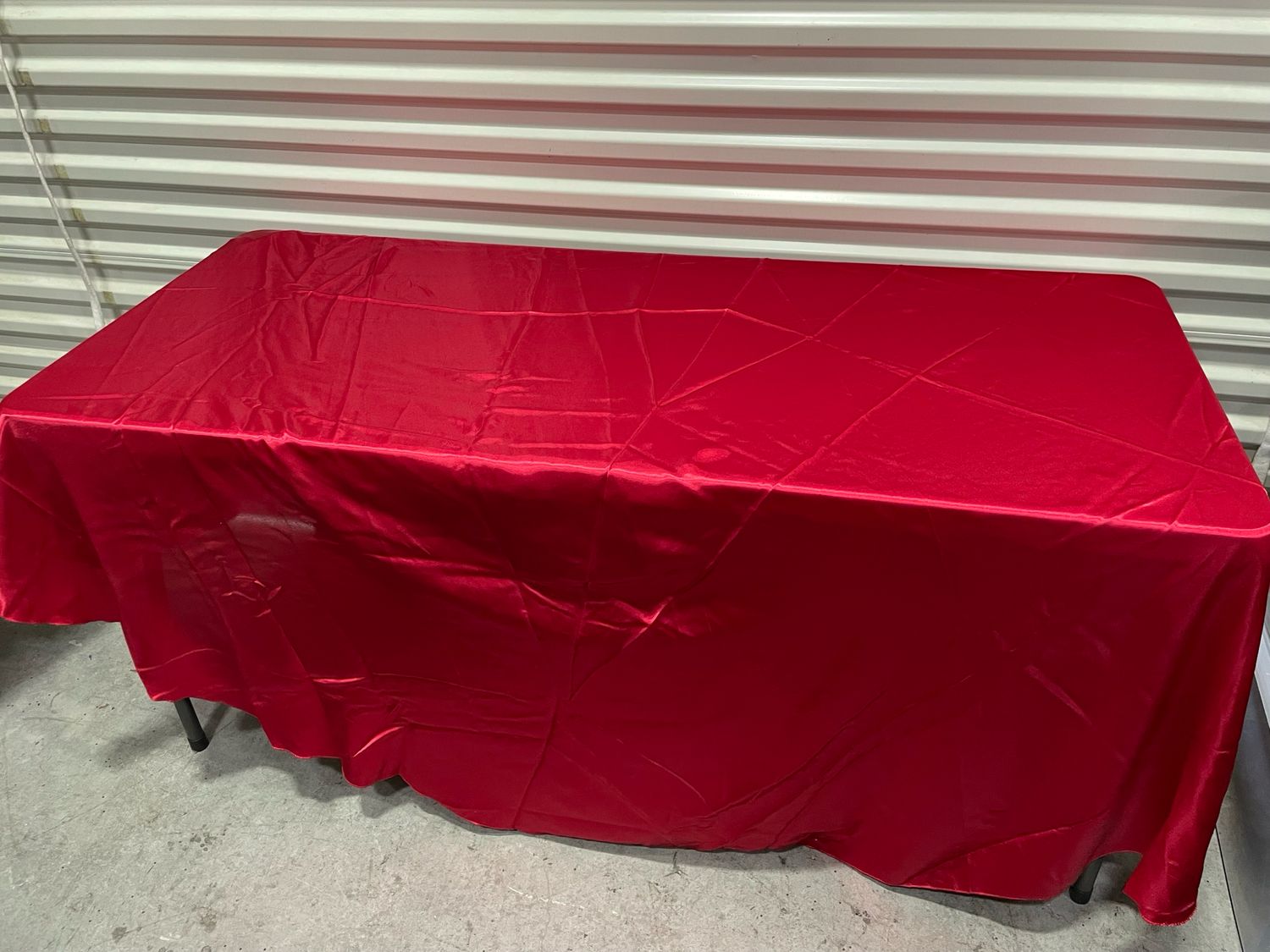 Round Red Satin 108”