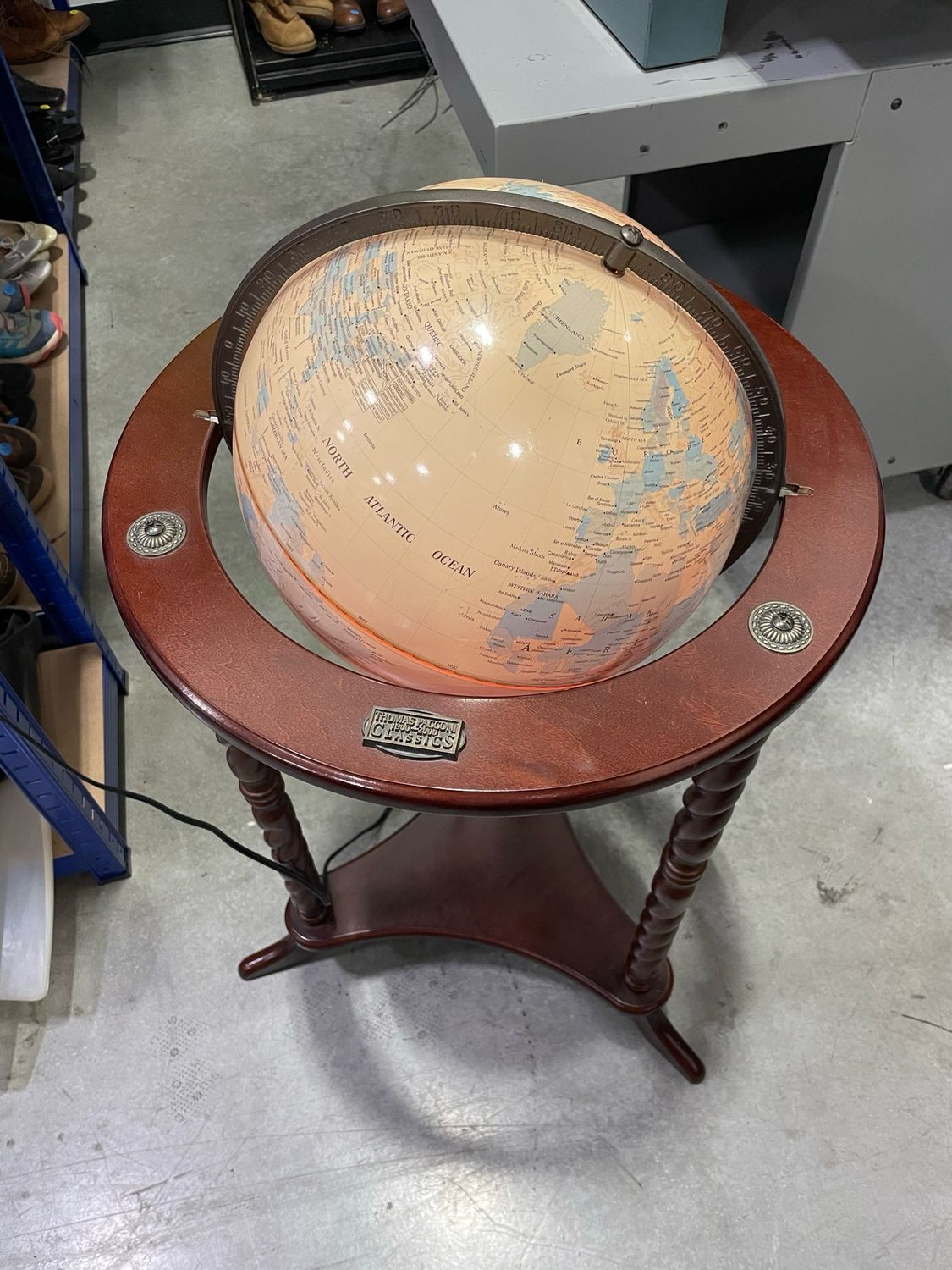 Thomas Pacconi World Classics Globe