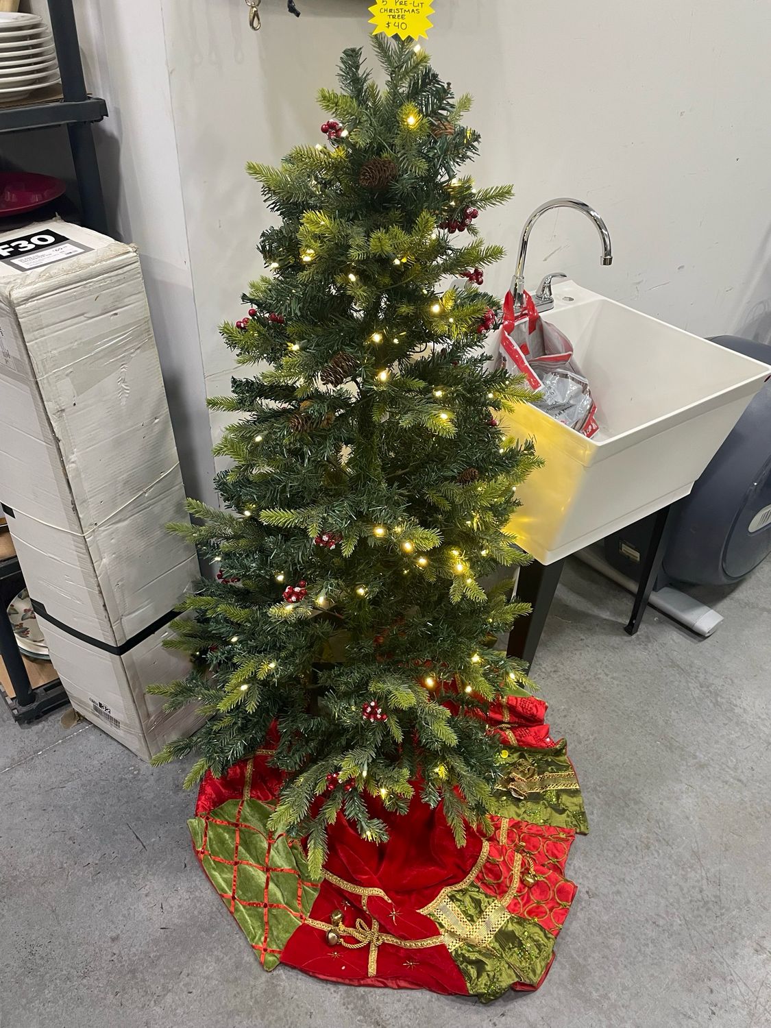 5’ Pre-lit Christmas Tree