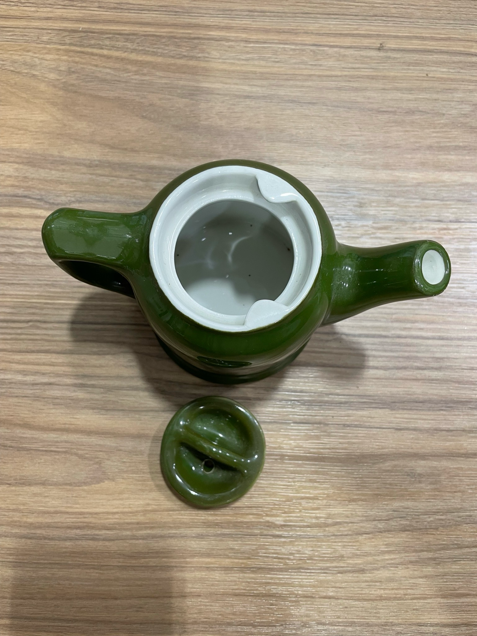 Green And White Tea Pot