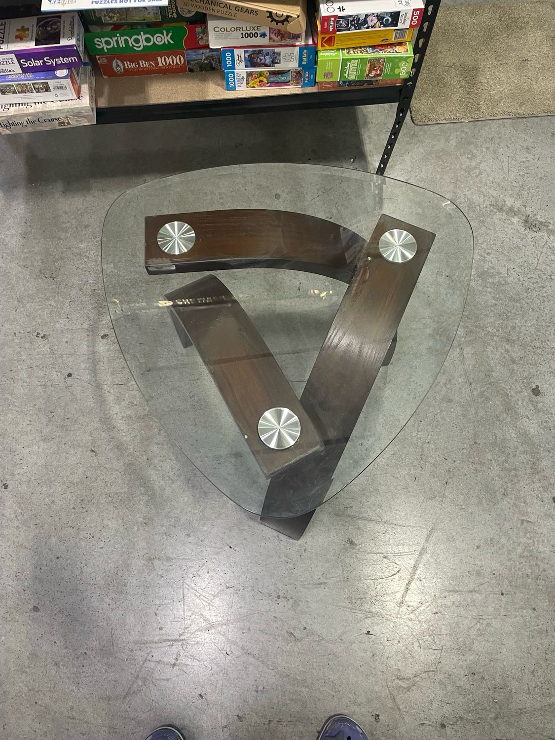 Magnussen Allure Pie Table