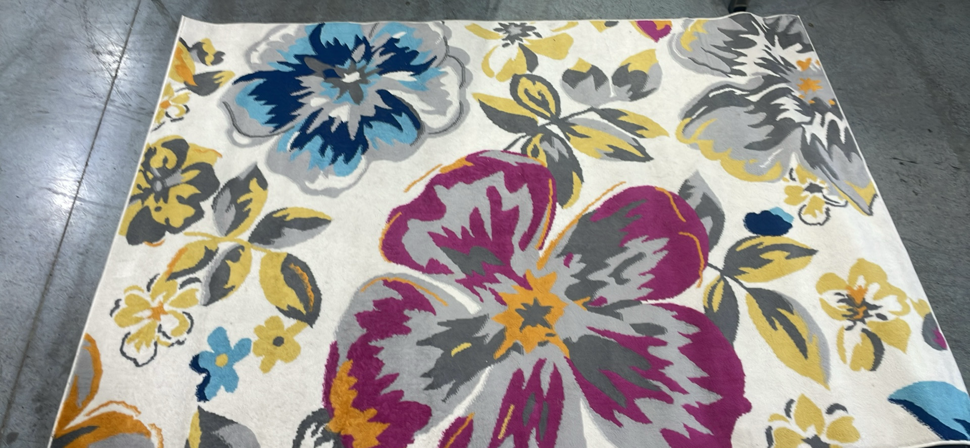 7X5 Flower Print Rug