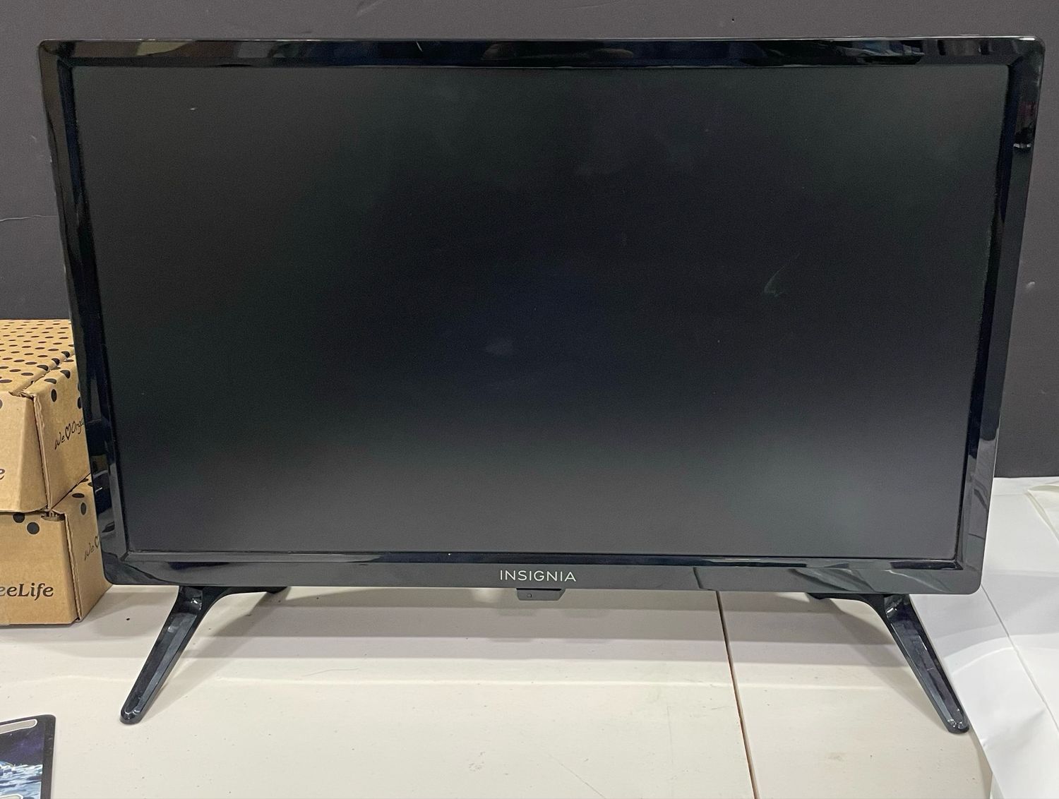Insignia 19 Inch LCD Tv