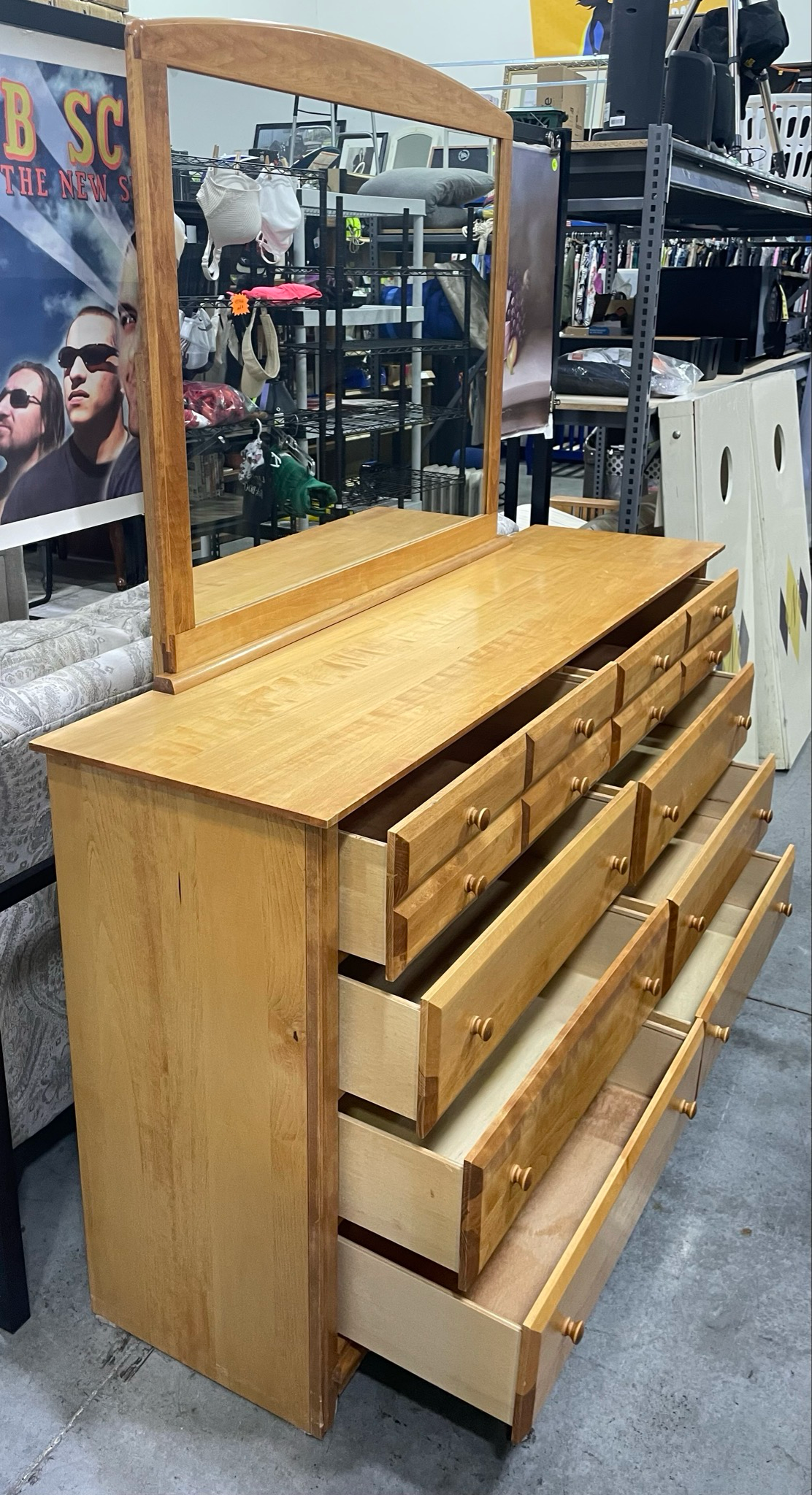 Dresser W/mirror