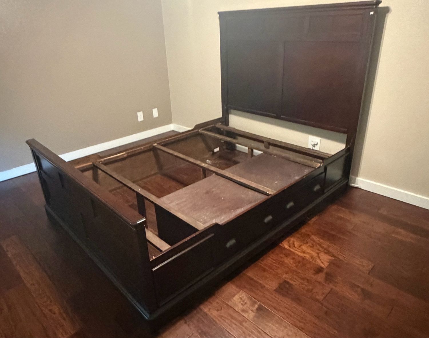 Queen Bedframe With Drawers