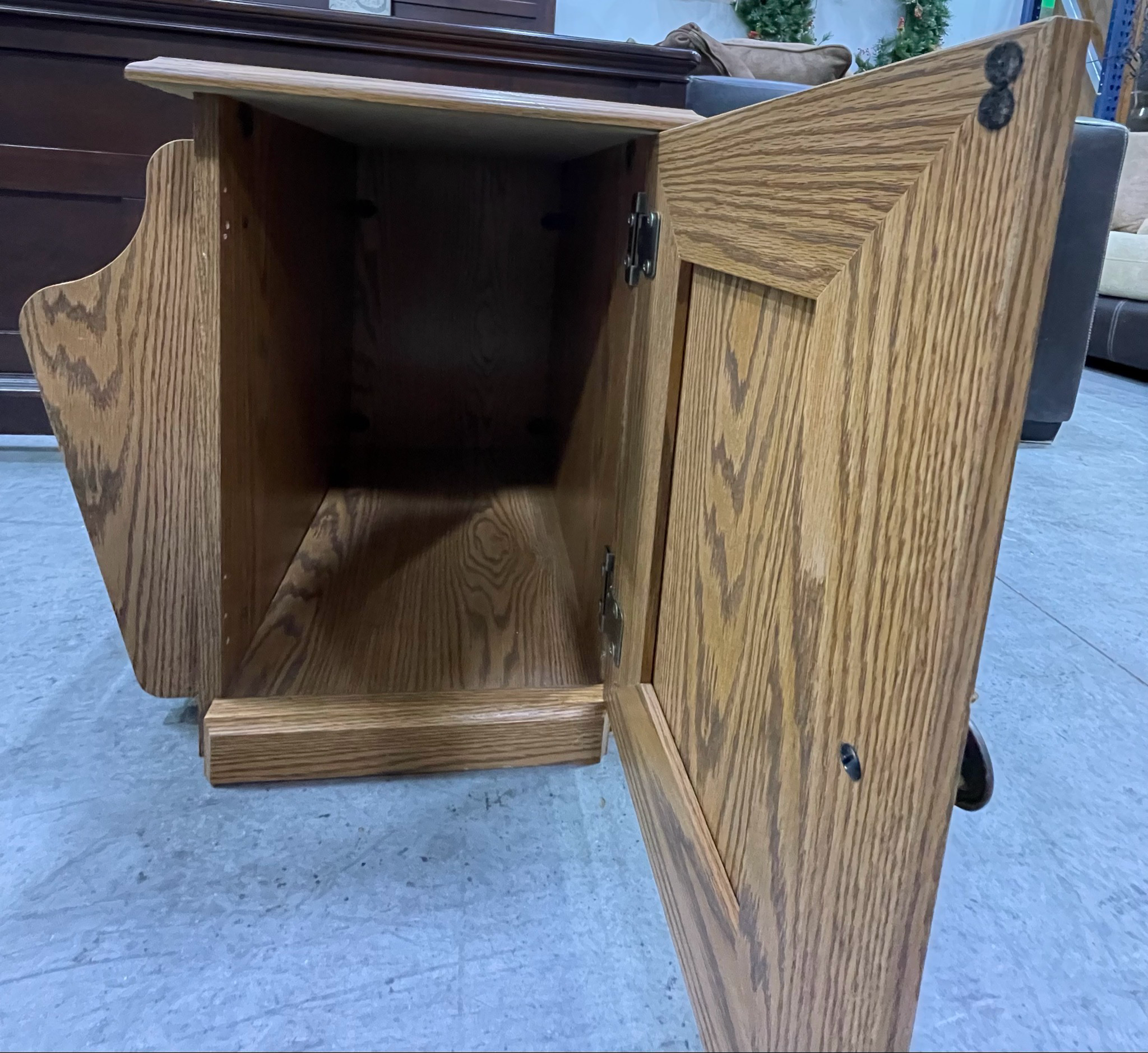 End Table/Magazine Holder