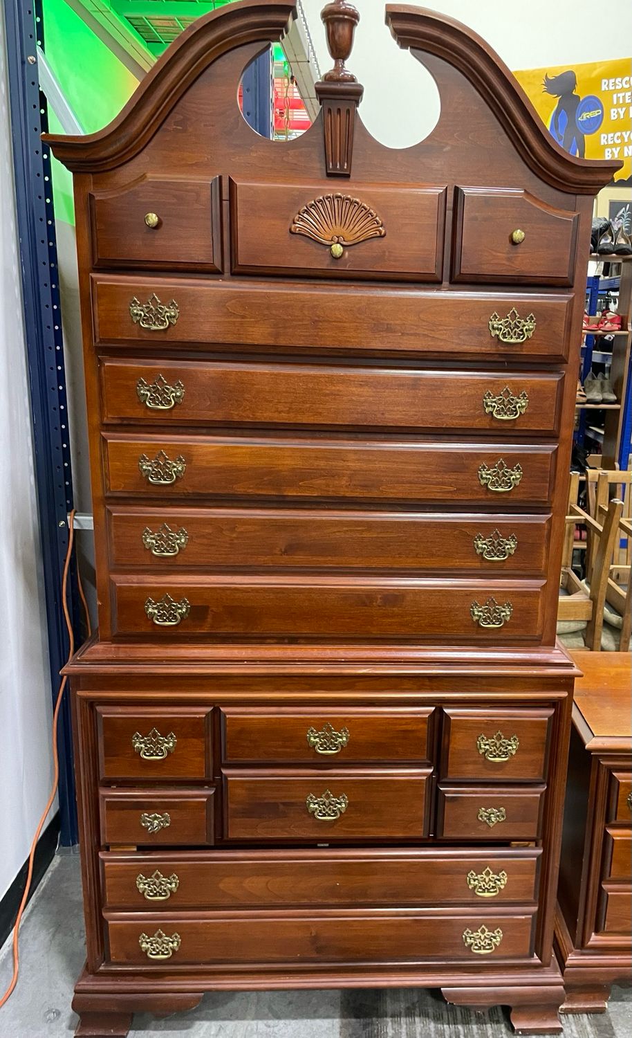 Queen Anne Style Chest Of Drawers