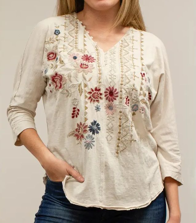 Embroidered Top w Flowers