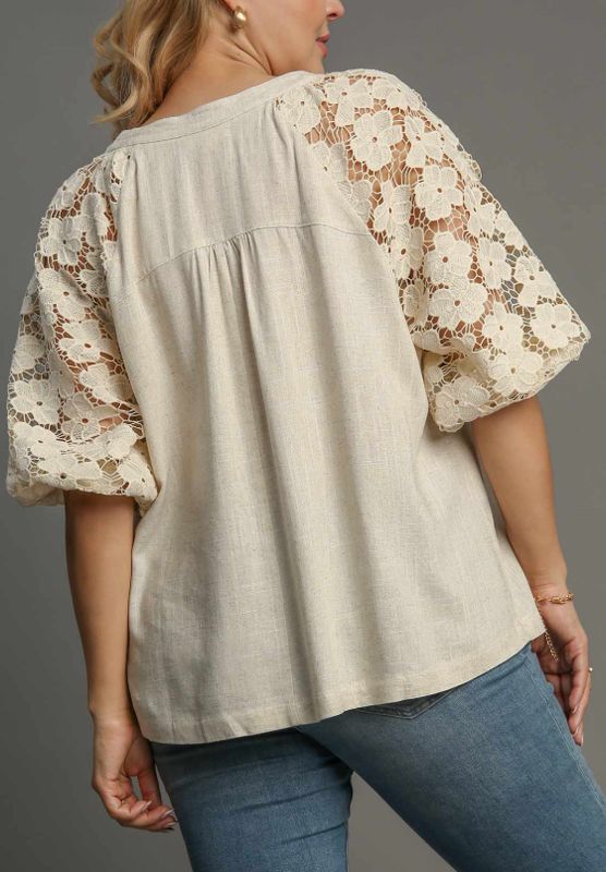 CURVY Lace Sleeve Top