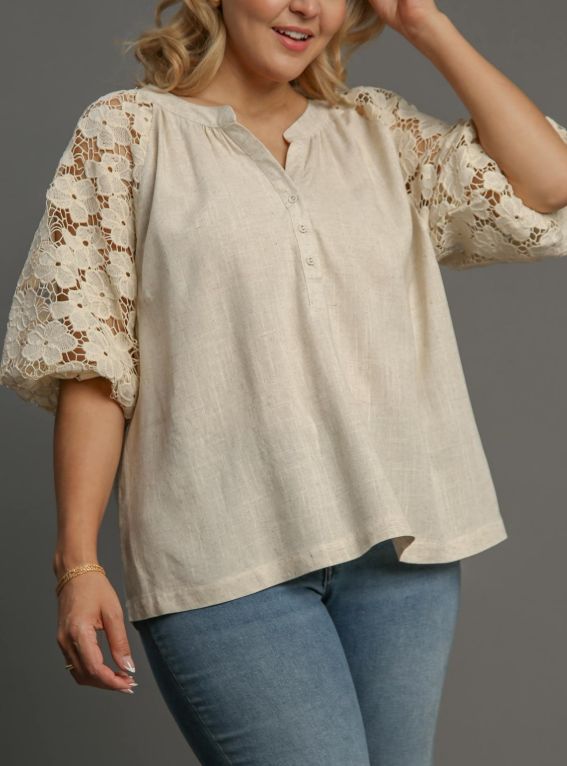 CURVY Lace Sleeve Top