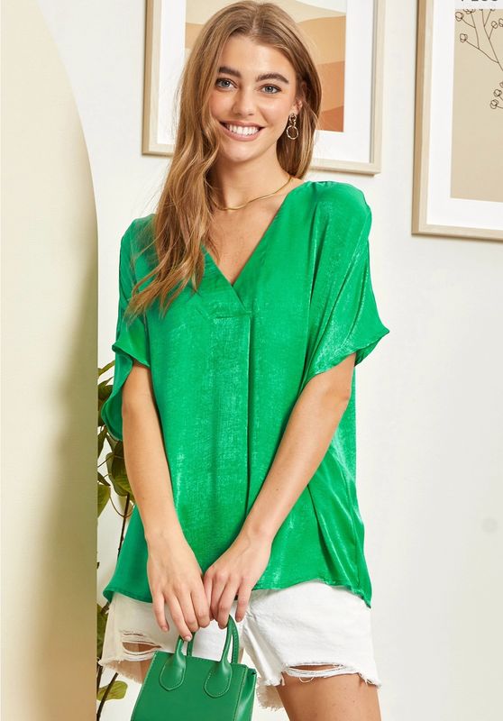 CURVY Satiny V-Neck Top