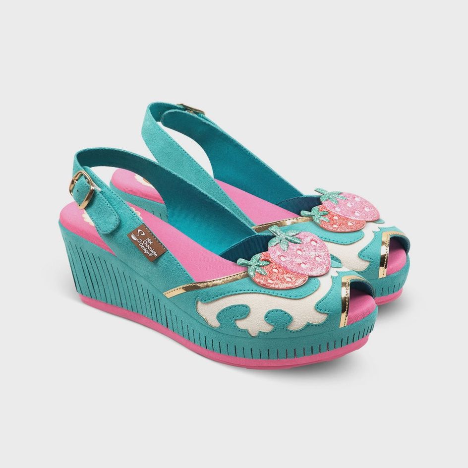 Strawberry Country Sandals, Size: 9