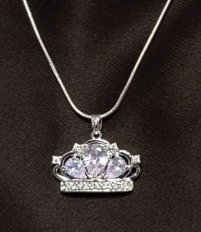 Dixie Dames Crown Pendant