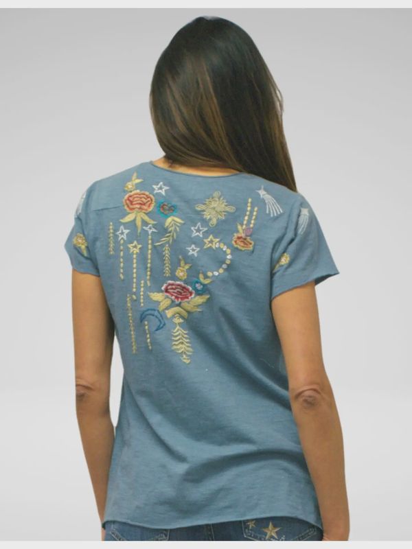 CURVY Embroidered Tee