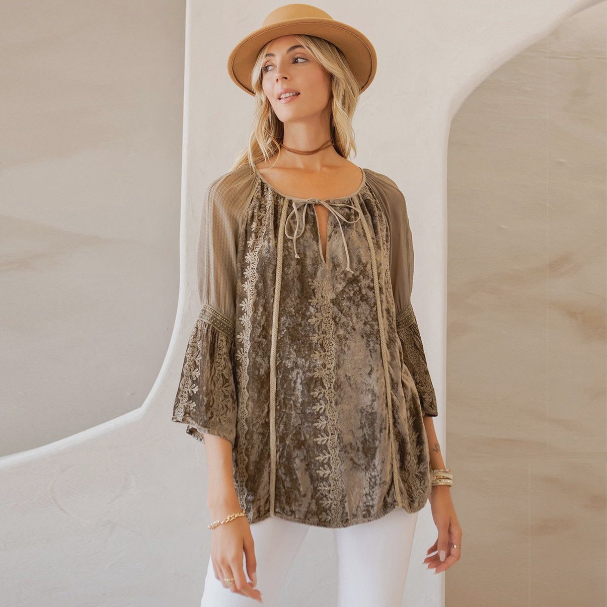 Velvet George, Size: SMALL