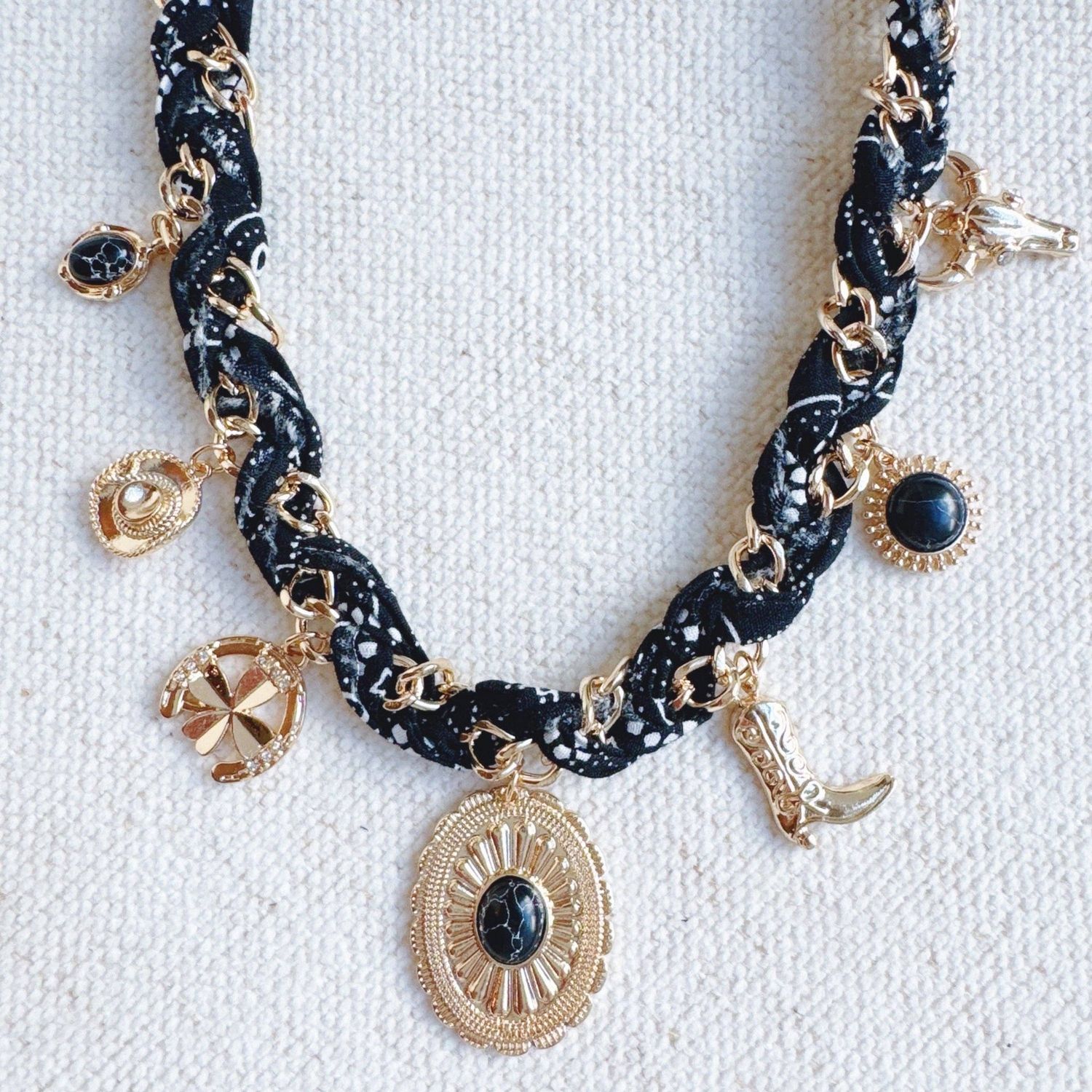 Western Charm Scarf Necklace, Color: Black