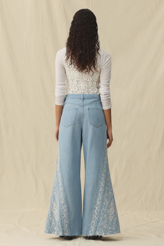 HR Flare Embroidered Jeans
