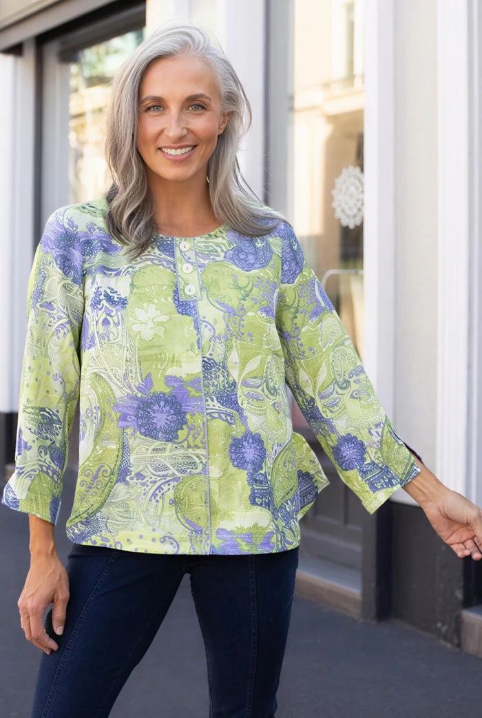 Button Detail Top, Size: SMALL