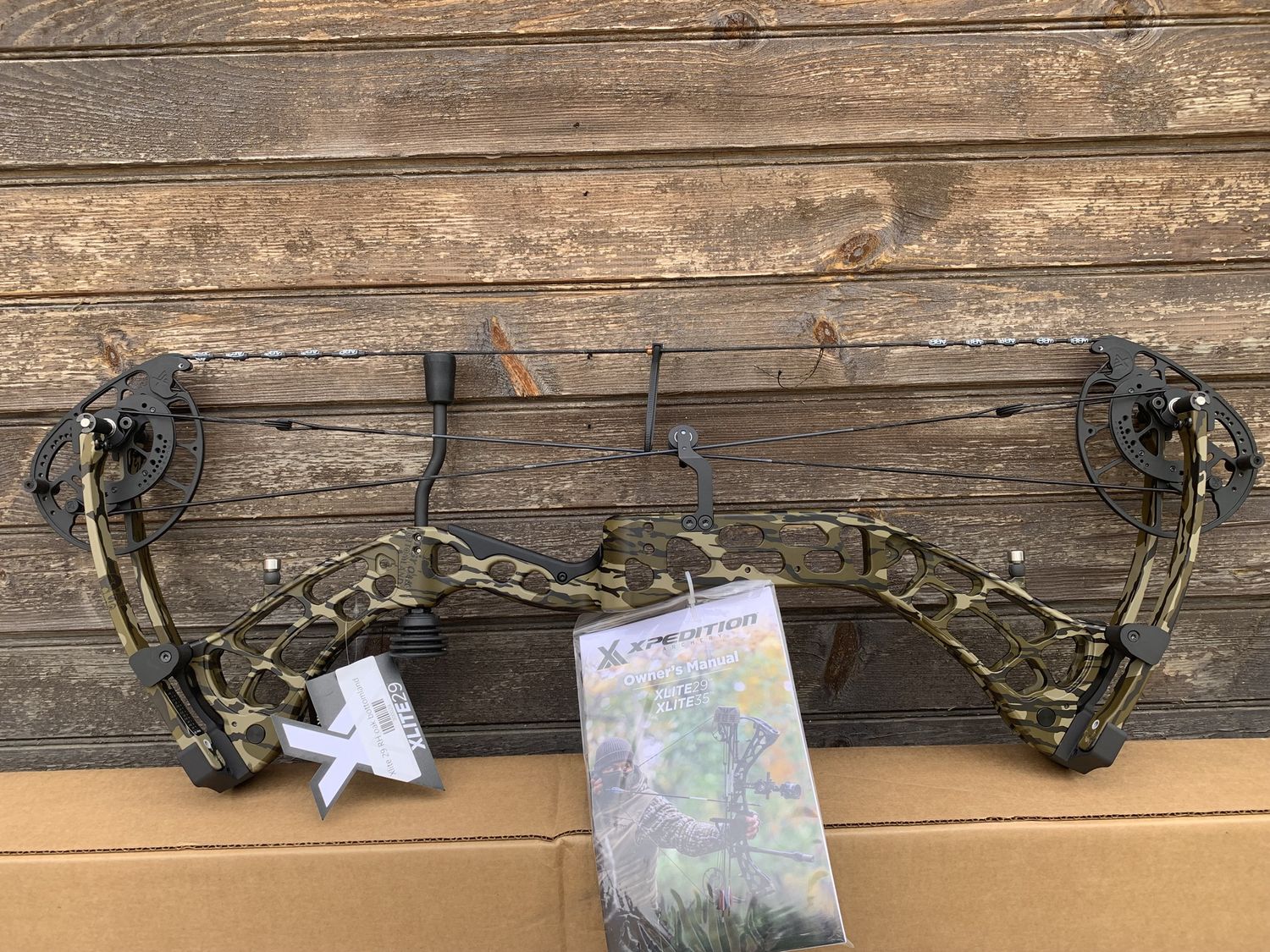 XLITE 29 RH MOSSY OAK BOTTOMLAND