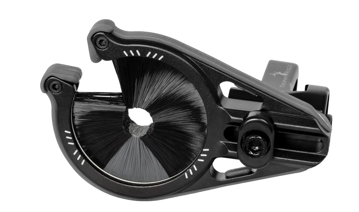 WHISKER BISCUT PRO MEDIUM AMBI BLACK