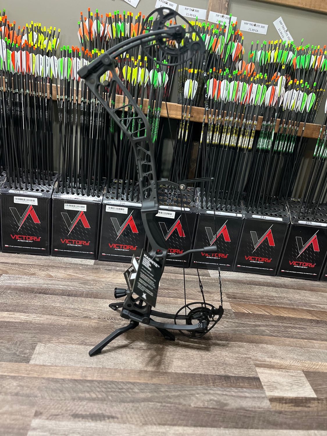 NEXLITE  30 SNIPER GRAY/ARMOR BLACK RH 70LB 29" W/ STAND PROMO