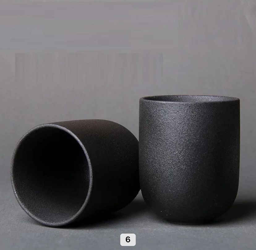 A vintage cup, اللون: اسود