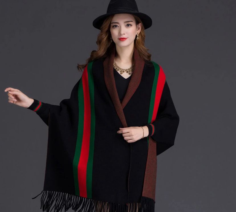 Sleeveless coat, اللون: اسود