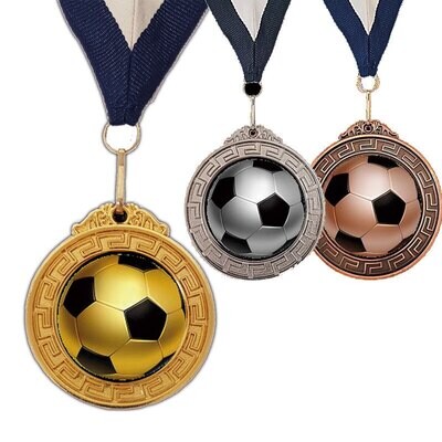 מדליה חלקה מתכת צבע זהב, כסף או ארד כולל מדבקת כדור כדורגל קדמית