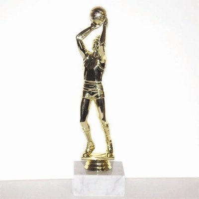 פסלון כדורסל גבר צבע זהב על בסיס שיש גובה 26 ס"מ כולל הקדשה