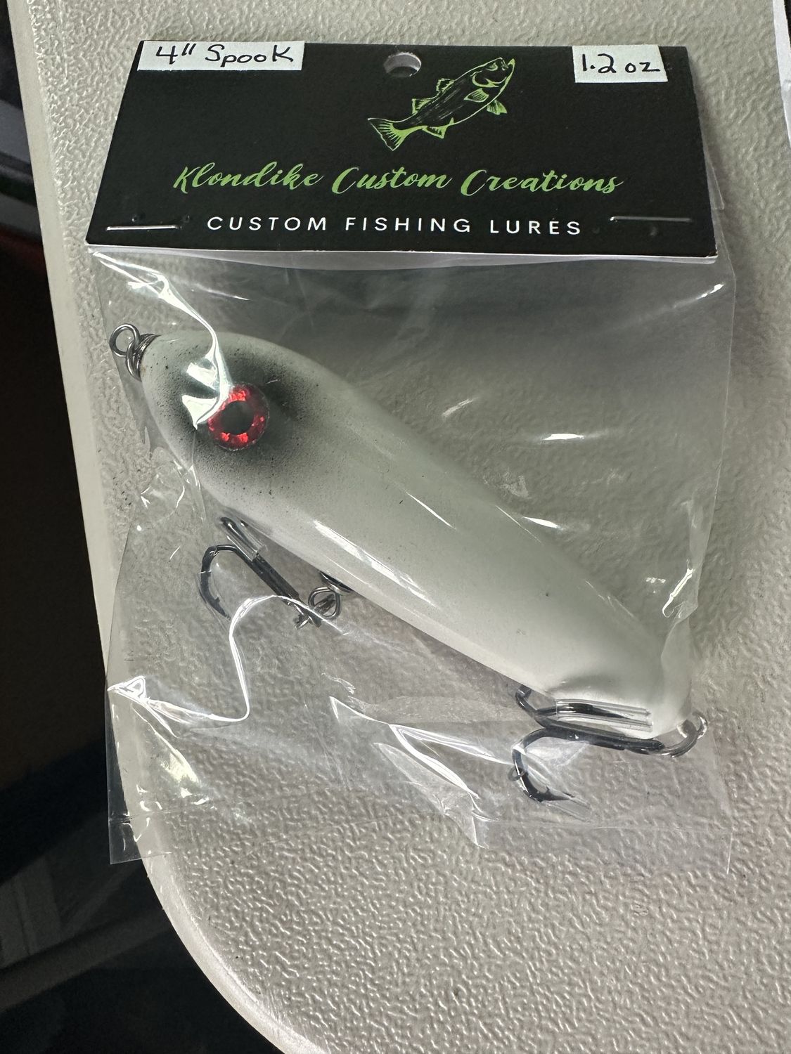 Klondike Spook Top Water Plug, Color: white, Size: 4"