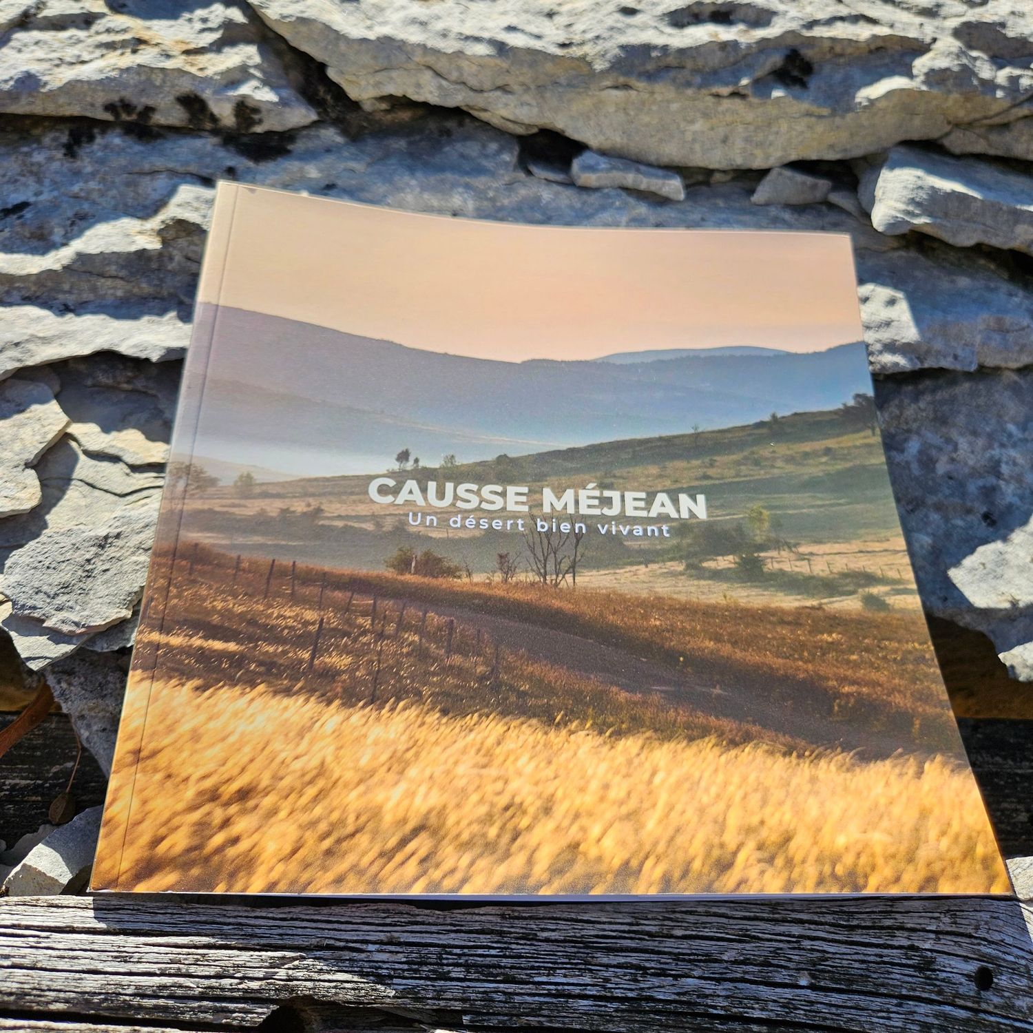 Livre Le Causse Méjean, un désert bien vivant