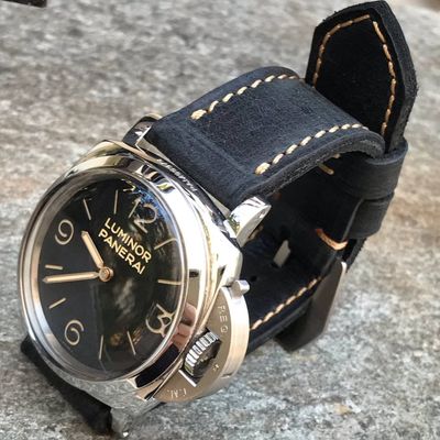 Oiled Black Cowhide Strap
