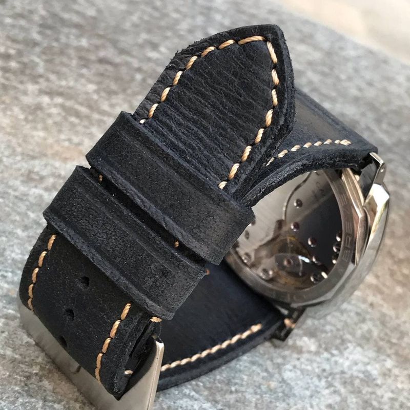 Oiled Black Cowhide Strap