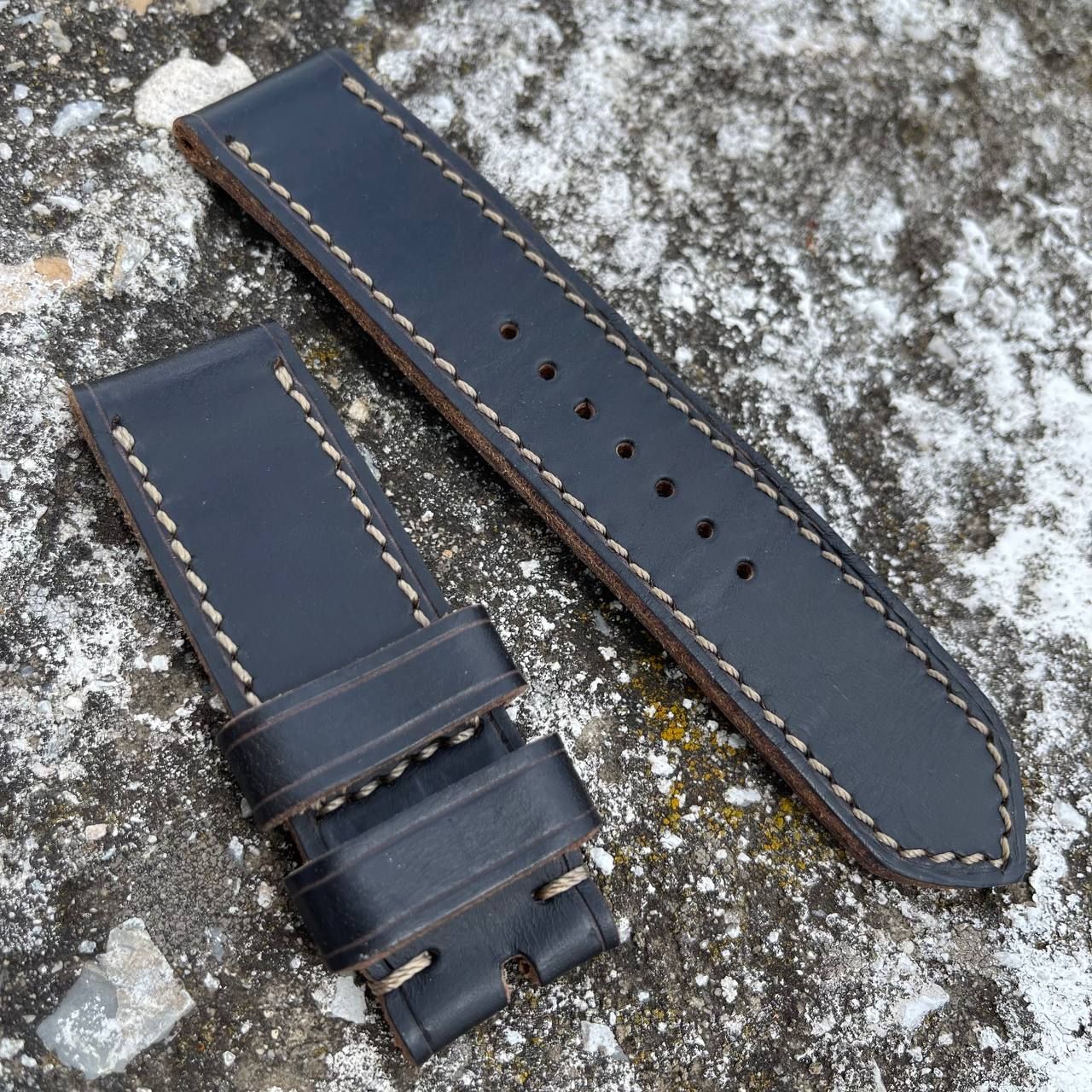 Black Horween Cowhide Strap | 140/85mm – 26/26mm