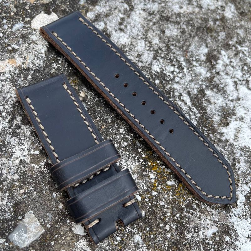 Black Horween Cowhide Strap | 140/85mm – 26/26mm