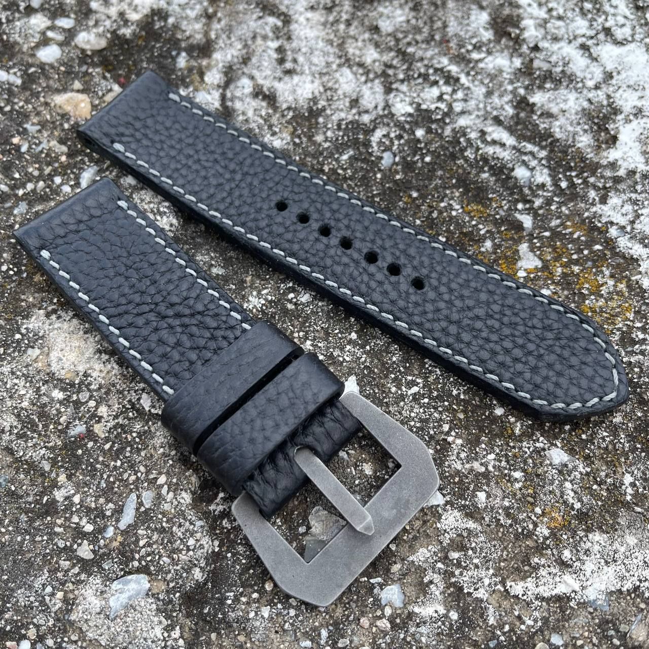 Pebbled Black Leather Strap | 145/90mm – 26/26mm