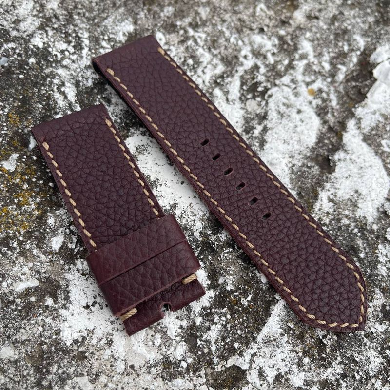 Pebbled Reddish Brown Leather Strap | 135/80mm – 26/26mm