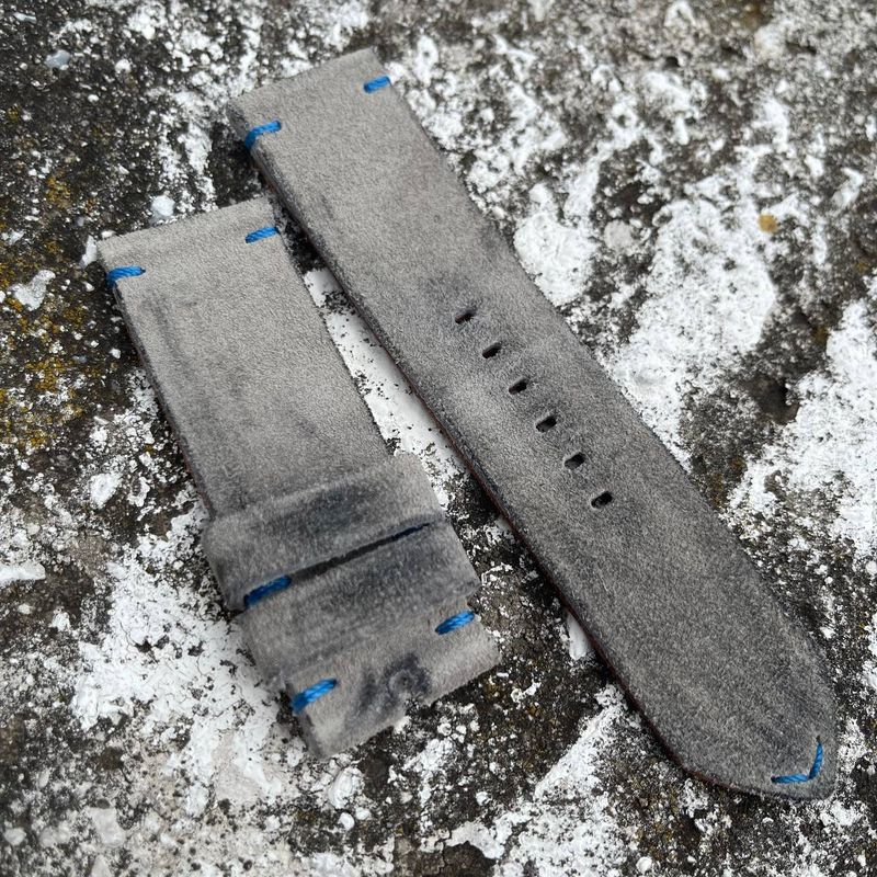Gray Leather Backed Suede Strap | 135/80mm – 26/26mm