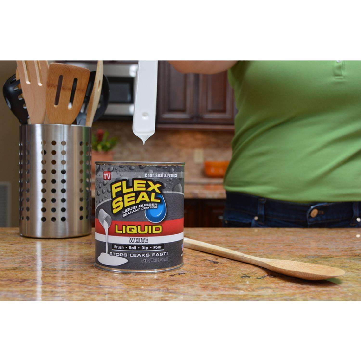 Flex Seal Family of Products Flex Seal White Liquid Rubber Sealant Coating 32 fl. oz.