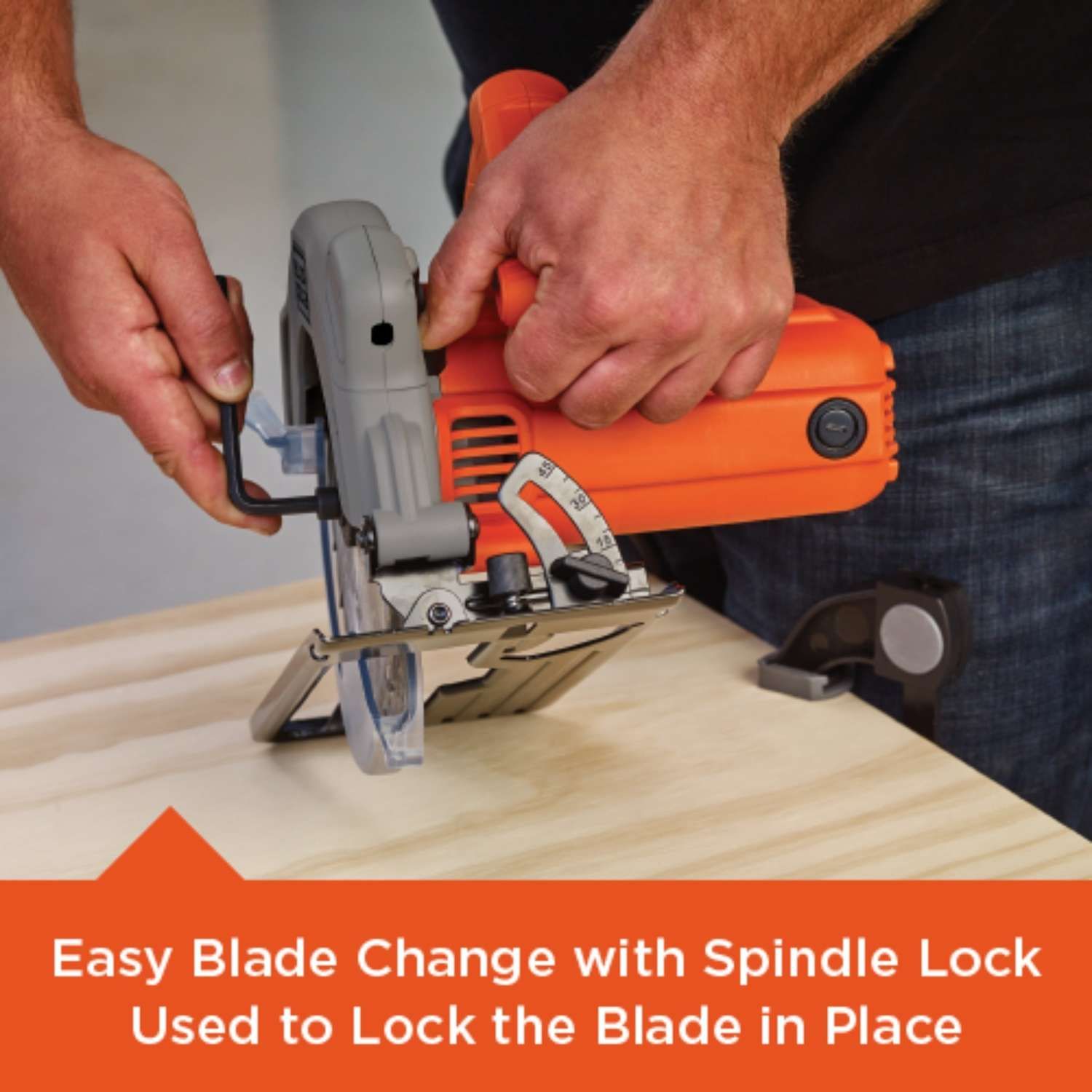 Black+Decker 13 amps 7-1/4 in. Corded Circular Saw with Laser