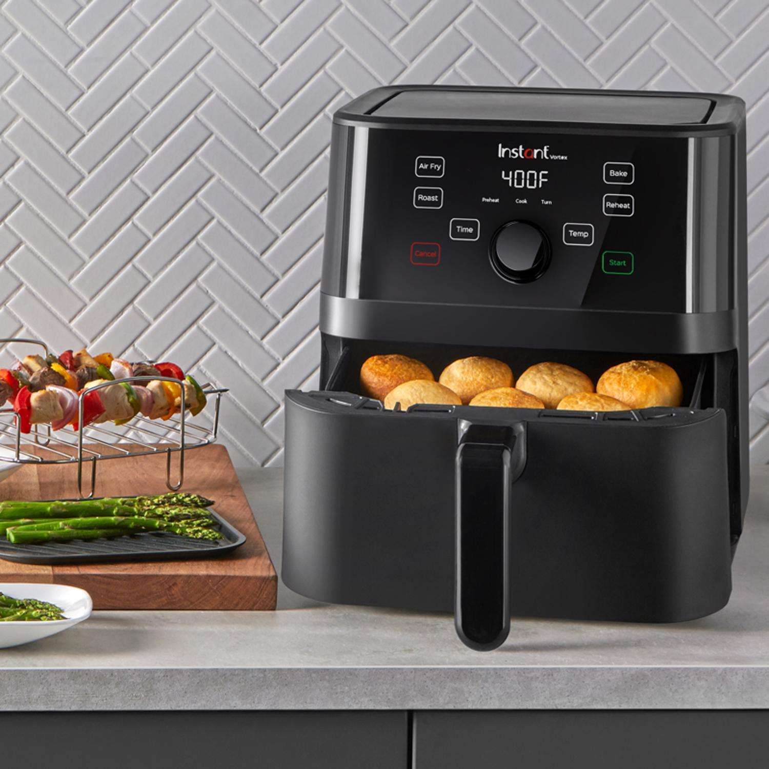 Instant Vortex Black 5.7 qt Digital Air Fryer
