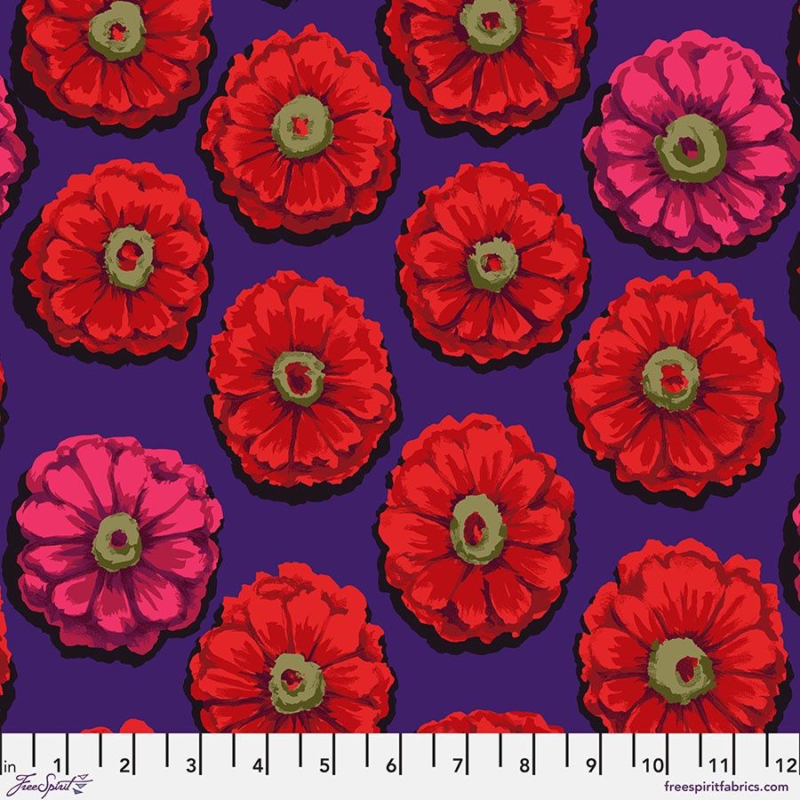 Kaffe: 85 &amp; Fabulous per metre, Print: Zinnia - Crimson